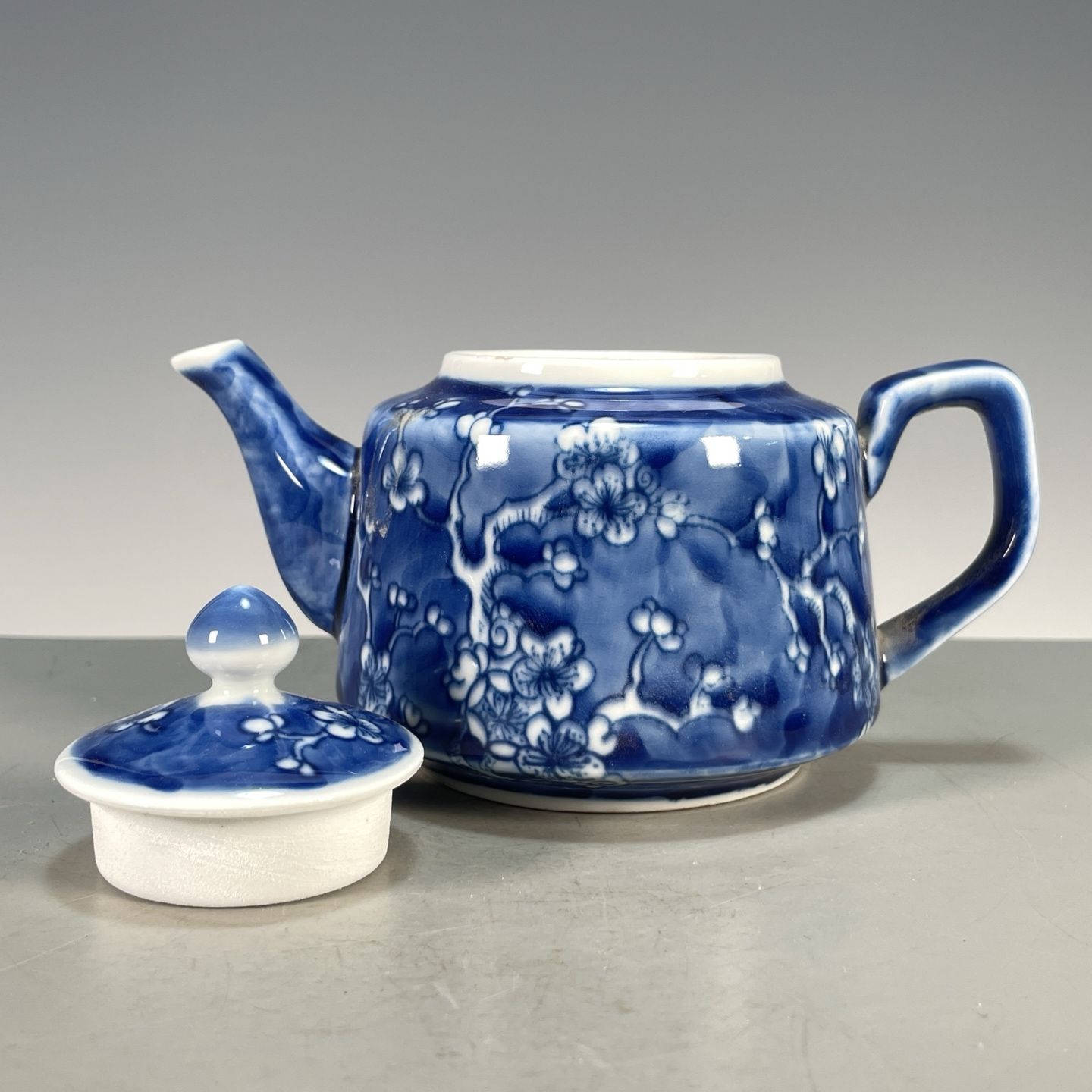 Hand Painted Blue White Flat P - Vintage Collectible Pottery recension och pris